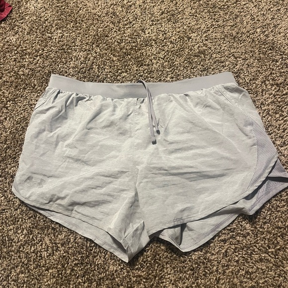 Women’s athletic shorts - Picture 3 of 3